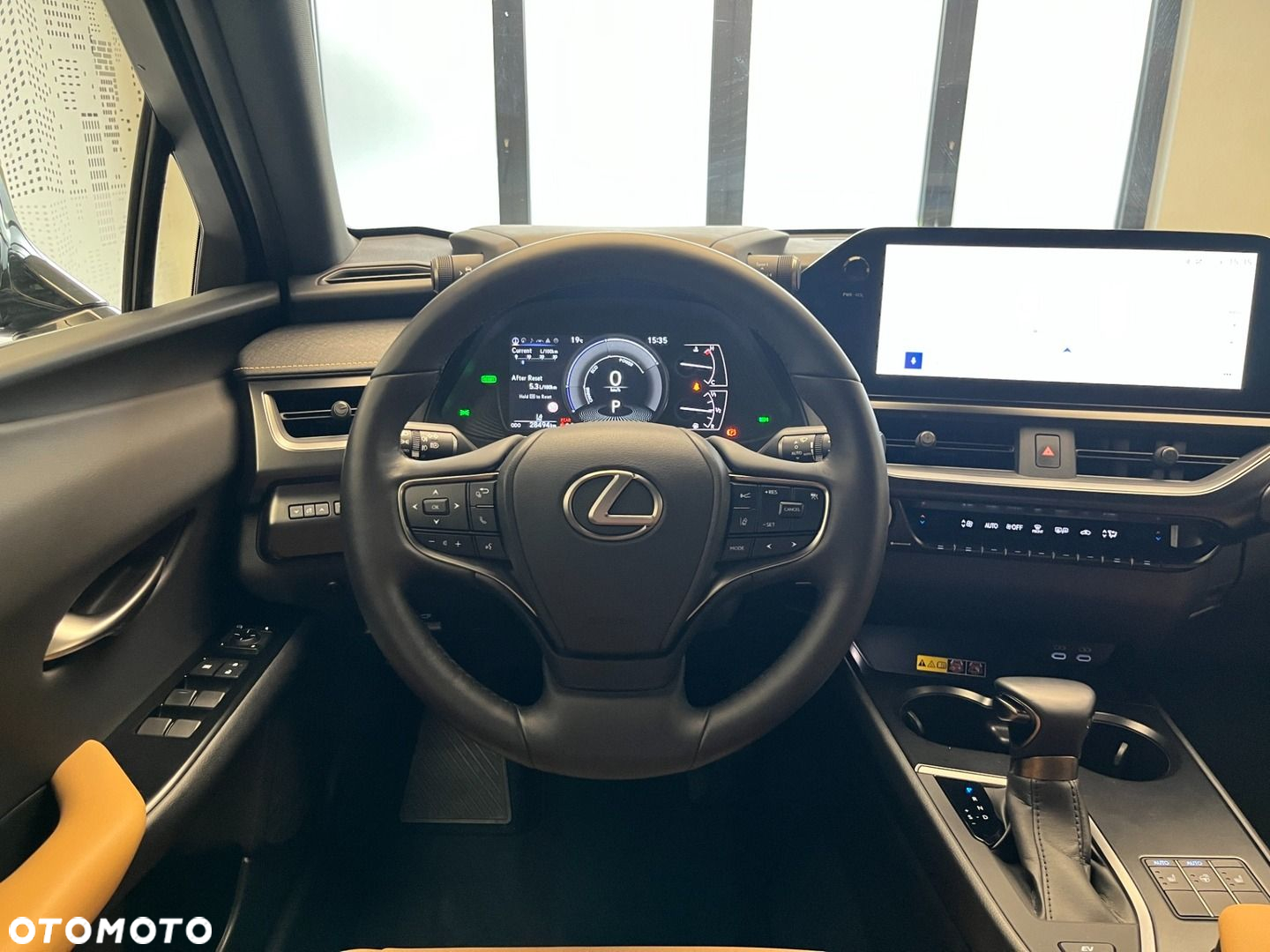Lexus UX - 5