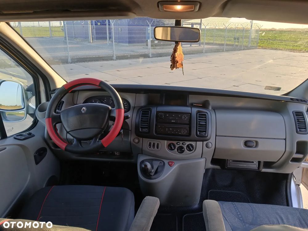 Renault Trafic - 12