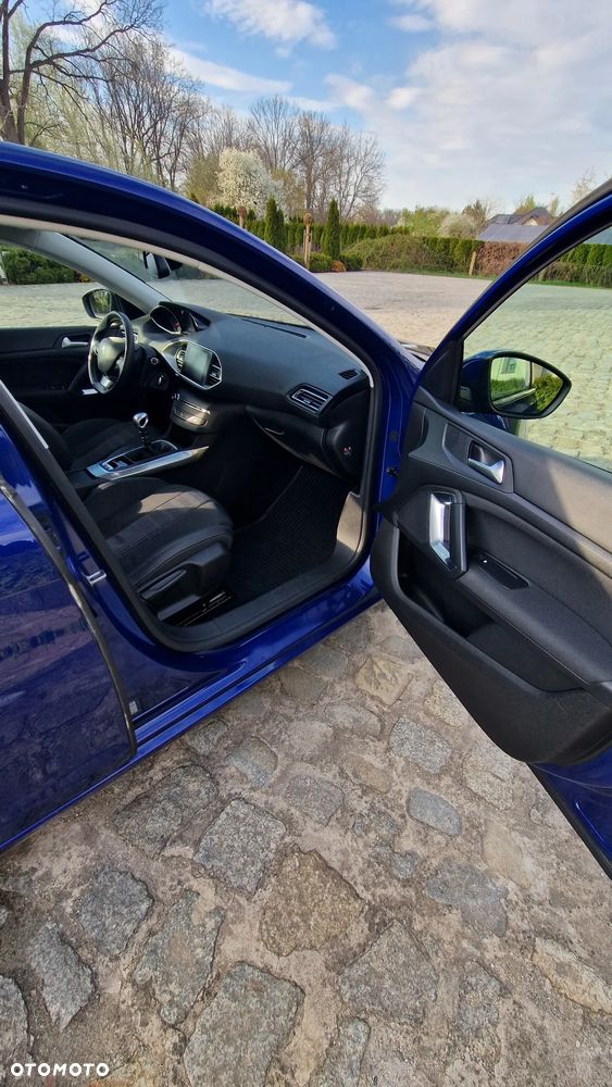 Peugeot 308 1.2 PureTech Allure S&S - 10