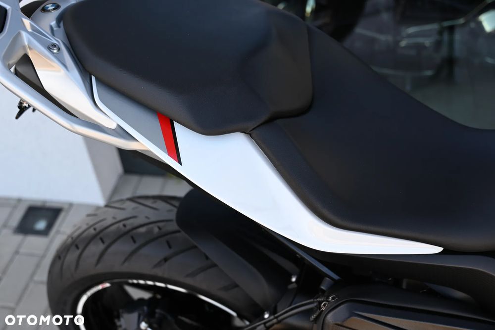 BMW XR - 15