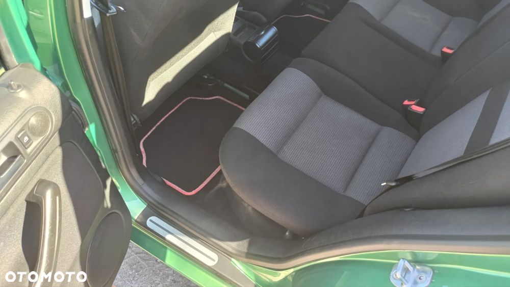 Volkswagen Golf - 11