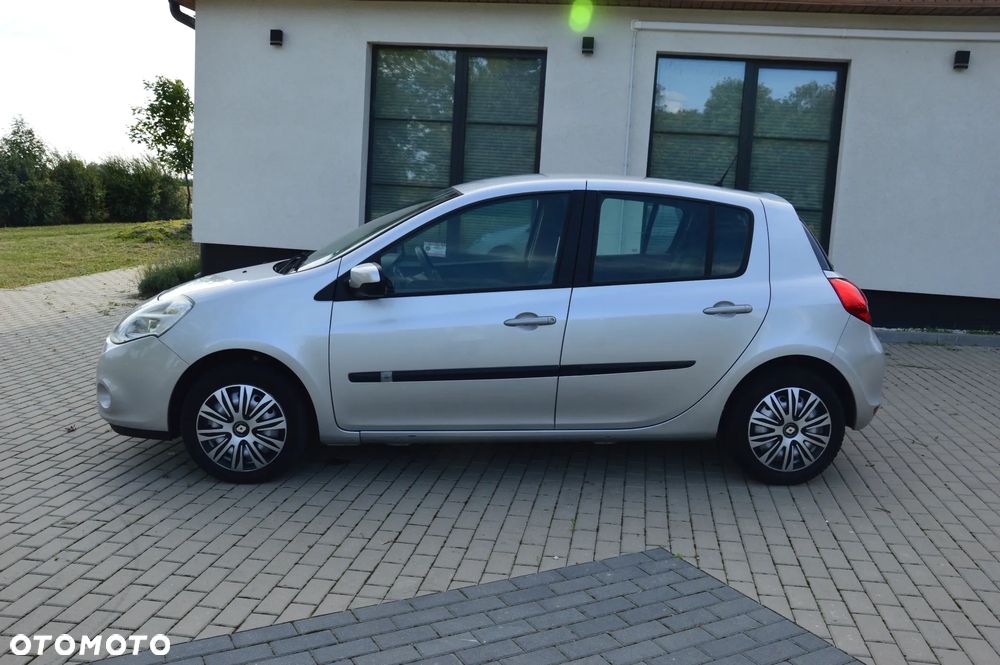 Renault Clio - 17