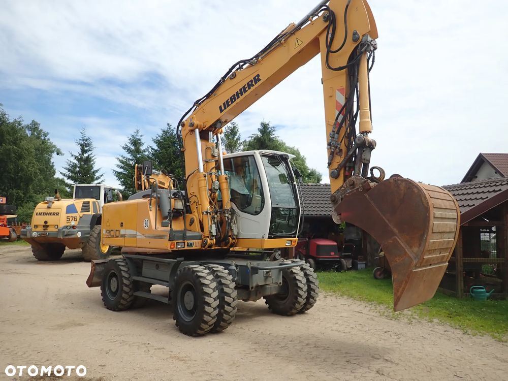 Liebherr A900C - 9