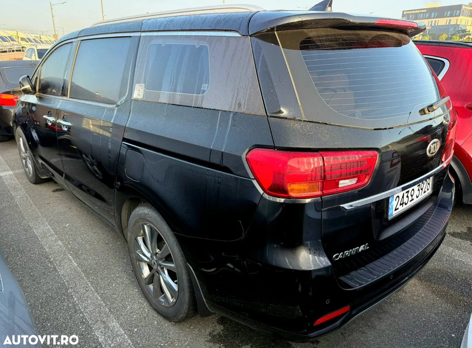 Kia Carnival - 4