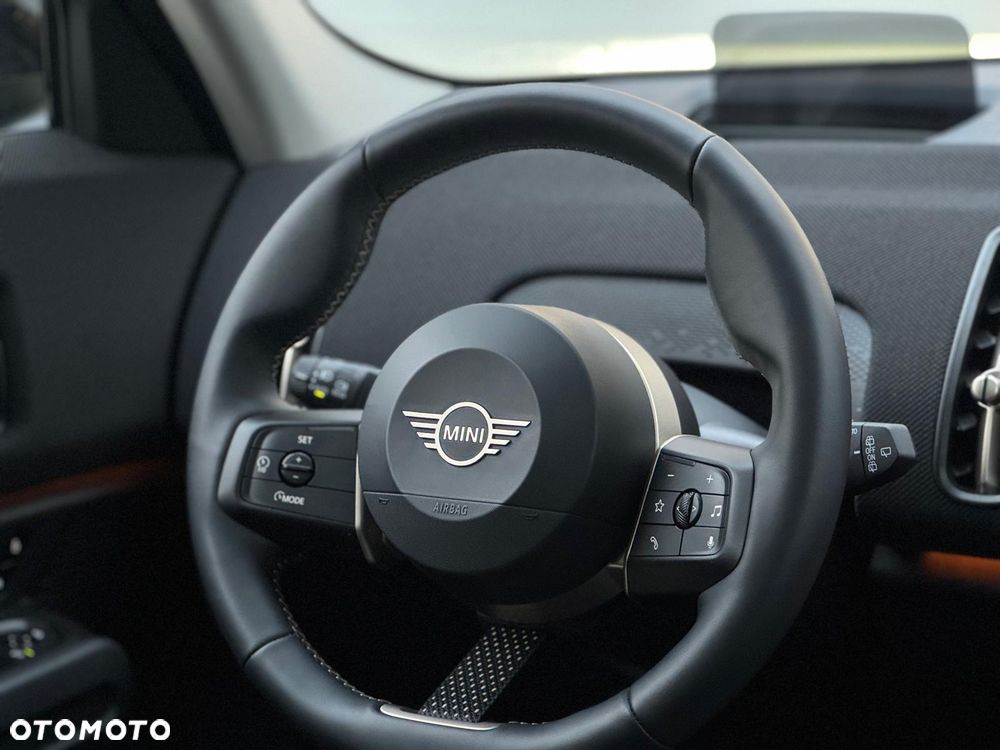 MINI Countryman Cooper Classic Trim - 16