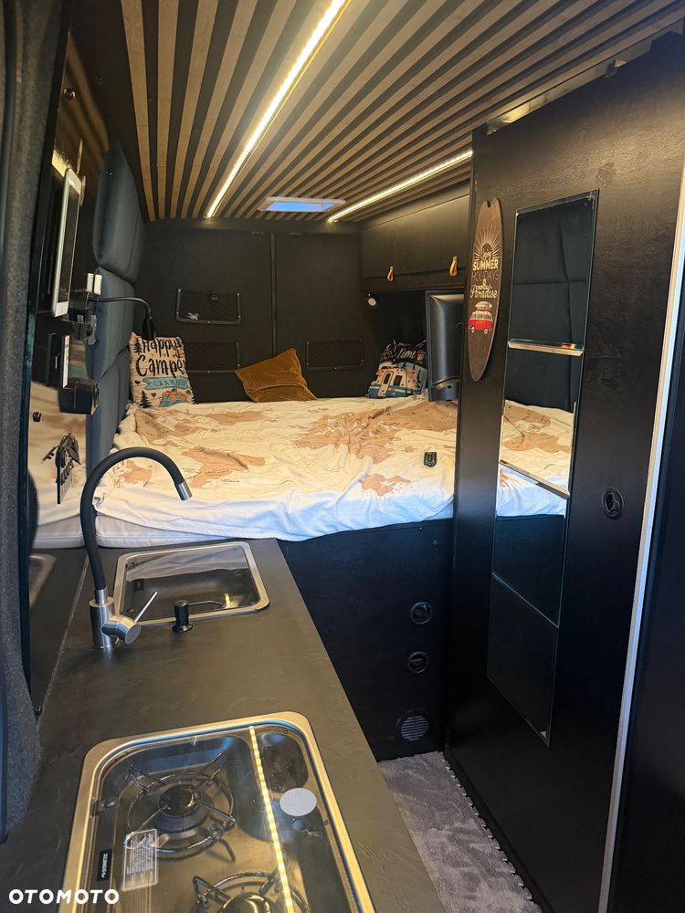 Mercedes-Benz Sprinter - 15