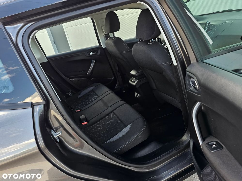 Peugeot 2008 PureTech 82 Style - 25