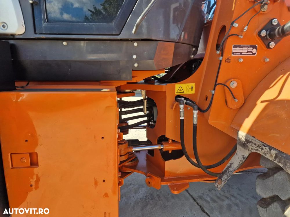 Hitachi ZW220, 2.140h, 8.833 km, CUPLA RAPIDA, CUPA 3,5mc, Masa operationala 20t, Anvelope Goodyear profil L5 90% ok, Gresare automata, VIRARE JOYSTICK, consum mediu 14,6l/h, an fabr 2020, camera spate, ridica la 4,2m,  CA NOU-PROMOTIE 119.900 EUR+Tva - 13