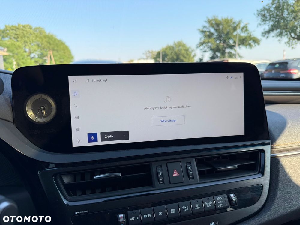 Lexus ES 300h Prestige - 27