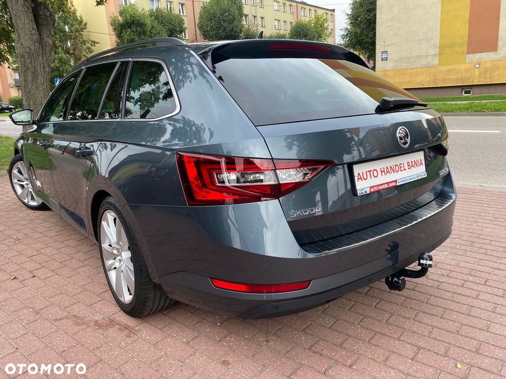 Skoda Superb 2.0 TDI Ambition - 27