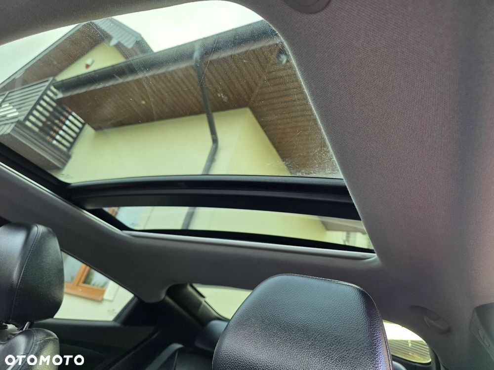 Hyundai Veloster - 24