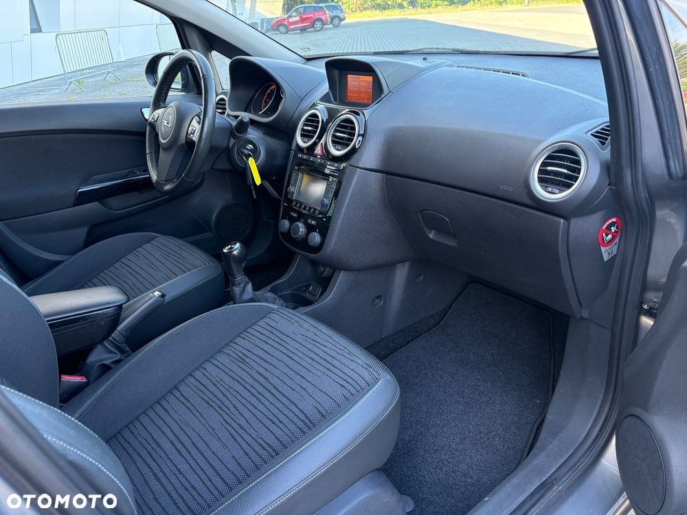 Opel Corsa 1.4 T Cosmo S&S - 22