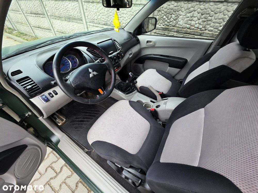 Mitsubishi L200 Pick Up 4x4 Intense Club Cab - 18