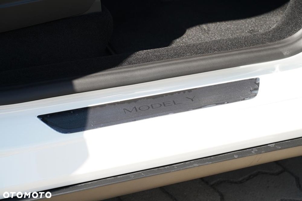 Tesla Y 83.1kWh Long Range RWD - 15