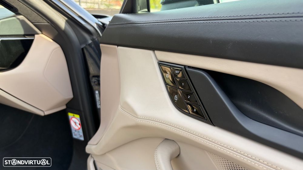 Porsche Taycan Turbo - 9