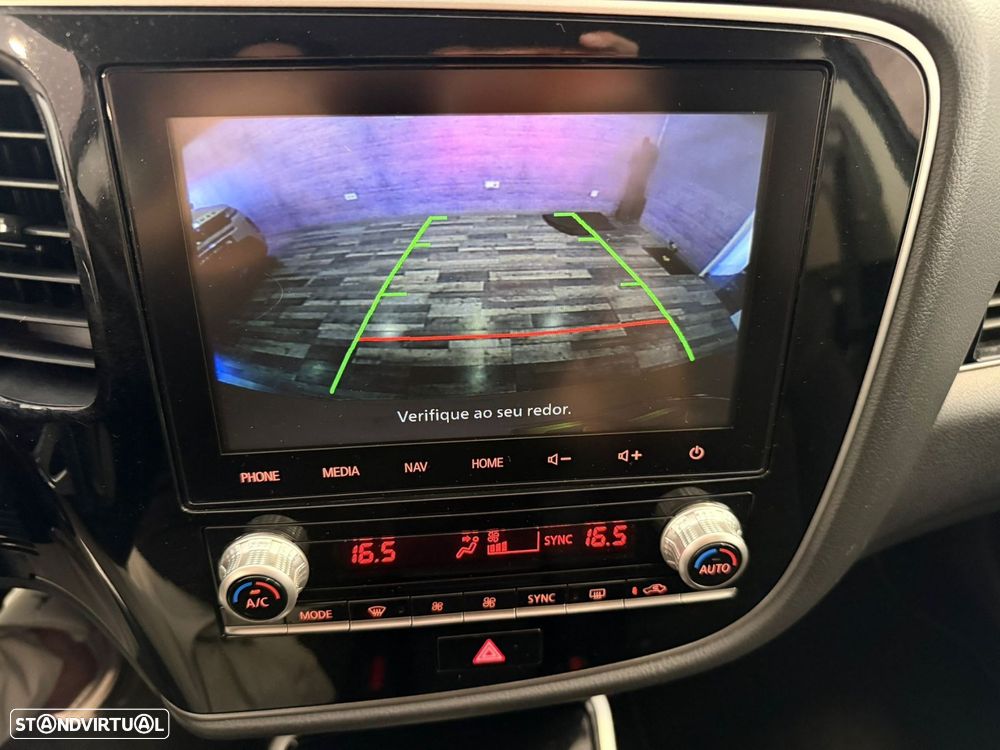 Mitsubishi Outlander 2.4 4WD Diamant - 13