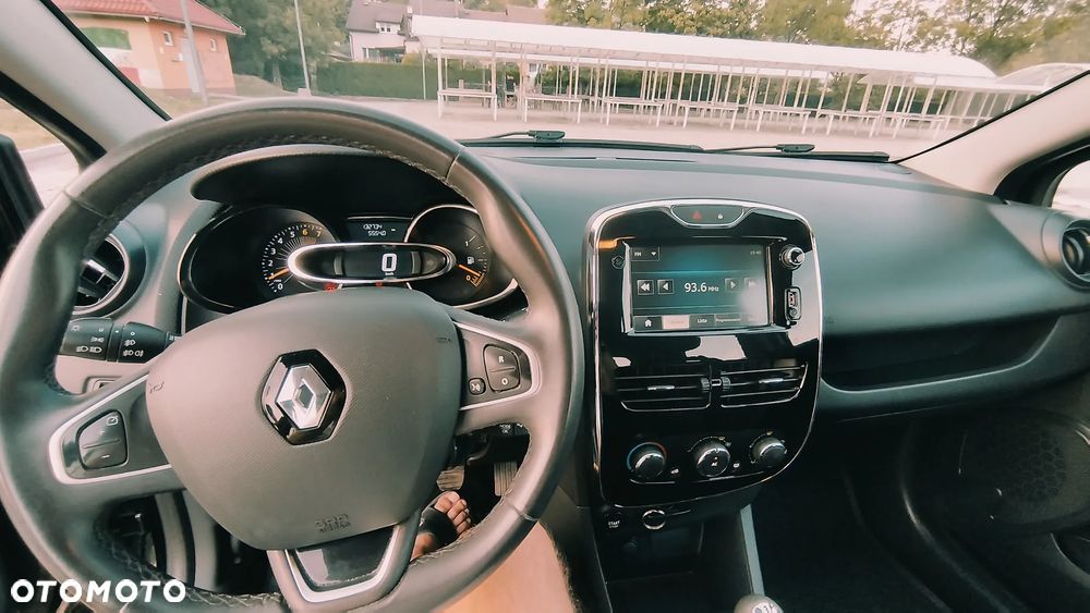 Renault Clio - 11