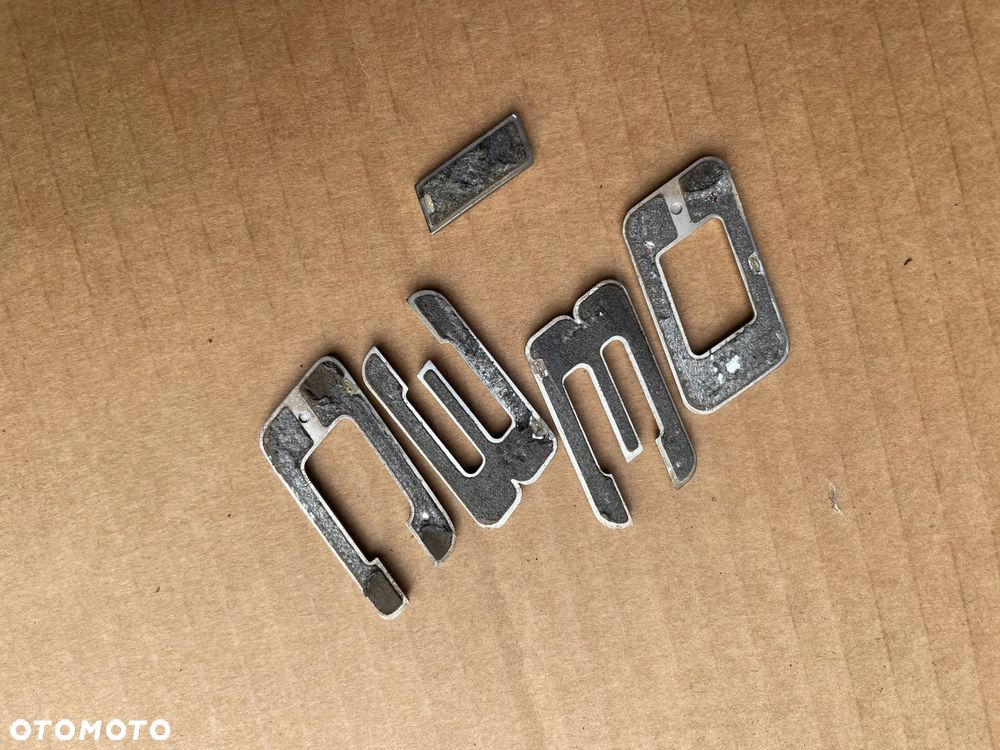 znaczek emblemat na klapę bmw e46 330 ci 3.0 i - 4