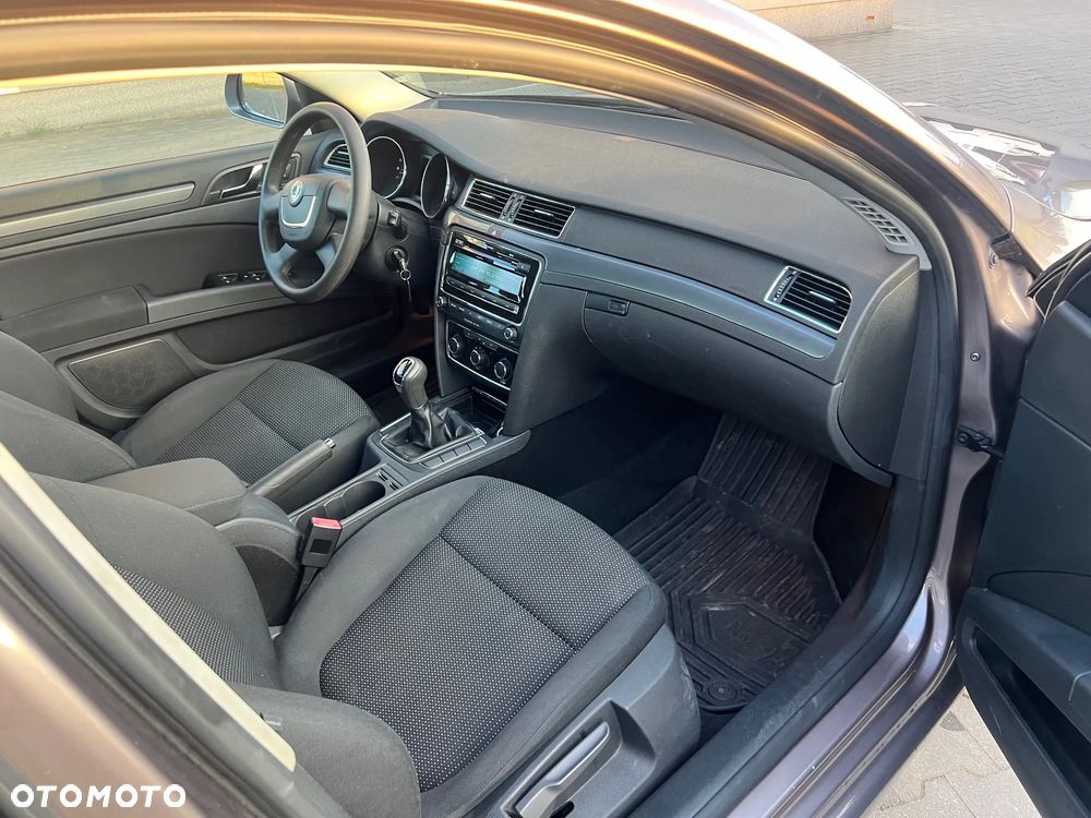 Skoda Superb 2.0 TDI Active - 12