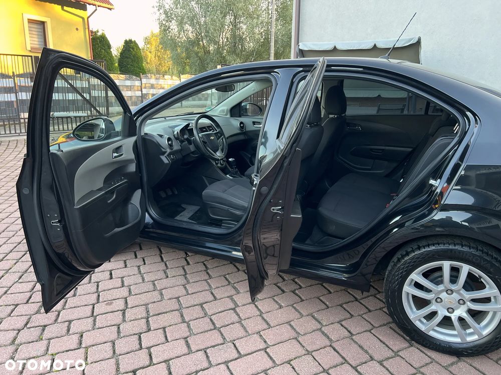 Chevrolet Aveo 1.4 LTZ S/S - 32