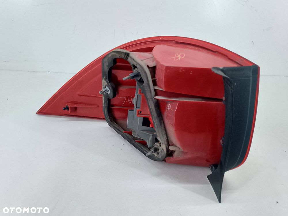 LAMPA TYLNA PRAWA VW GOLF V 2.0 TDI KOMBI 1K9945096A 1K9945112A - 10