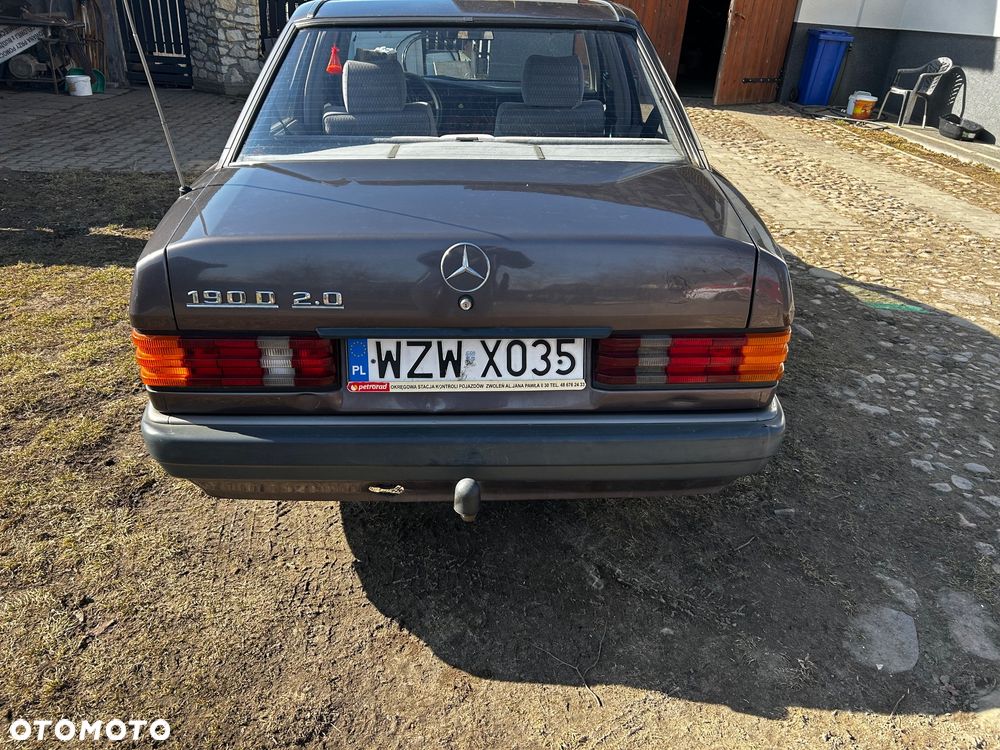 Mercedes-Benz W201 (190) - 4