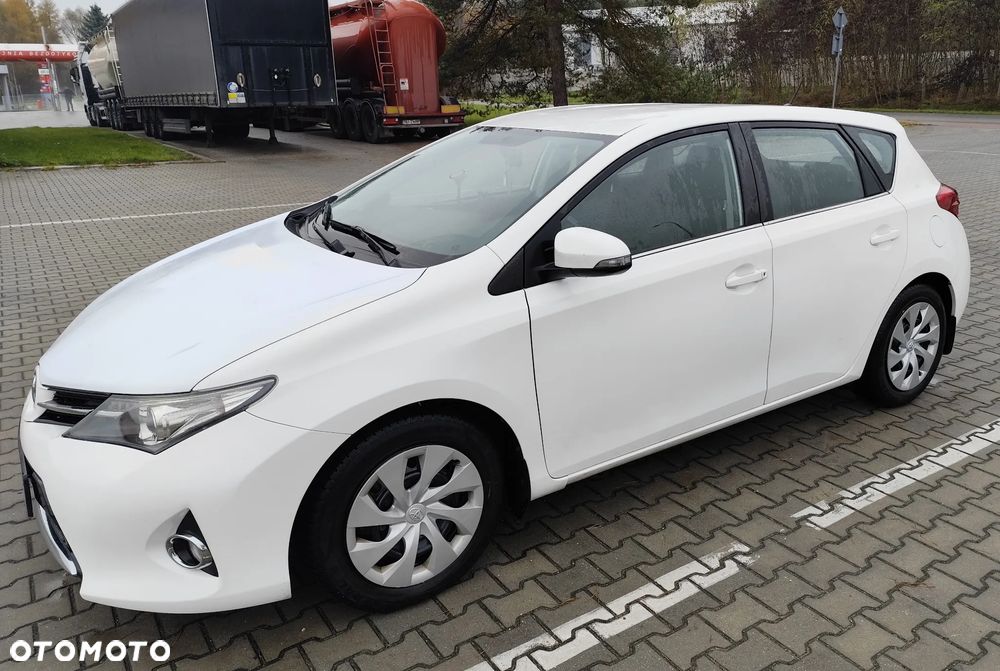 Toyota Auris - 4