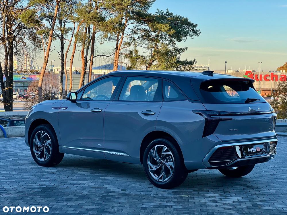 Hongqi HS3 - 2