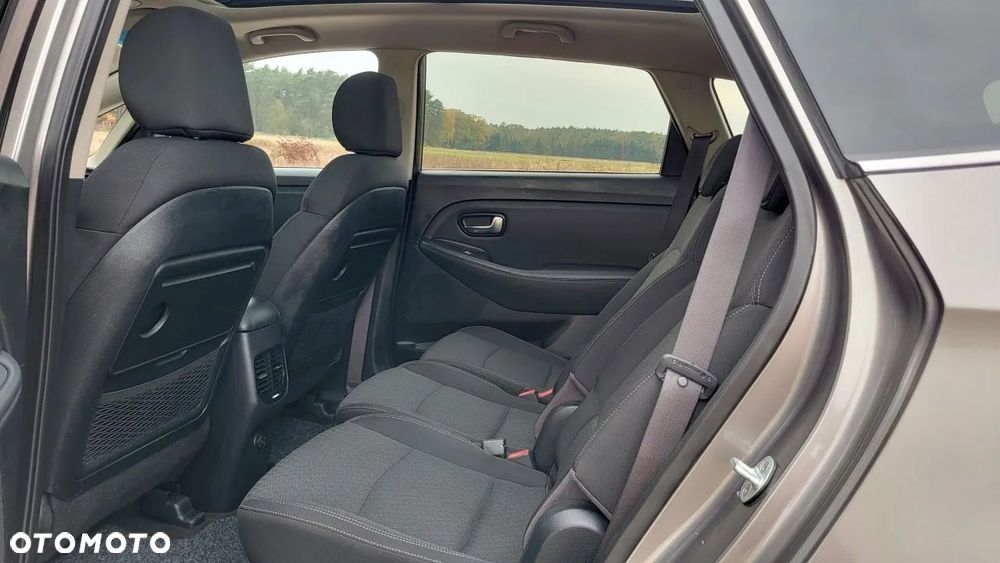 Kia Carens 1.7 CRDi M 7os - 19