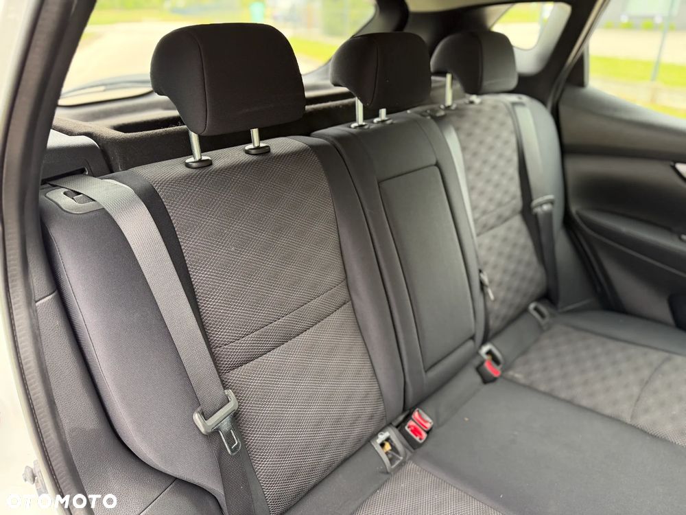 Nissan Qashqai 1.6 dCi DPF acenta - 36