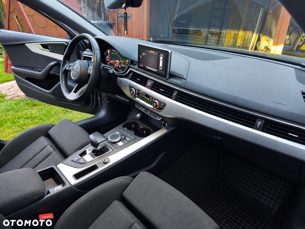 Audi A4 Limousine - 8