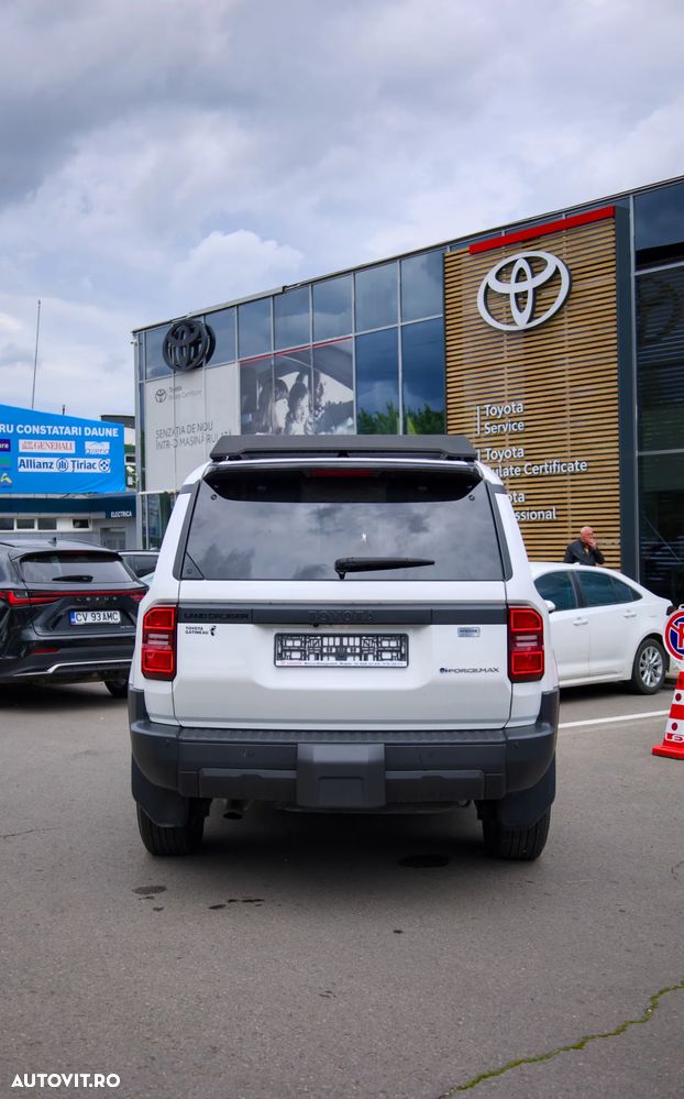 Toyota Land Cruiser - 7