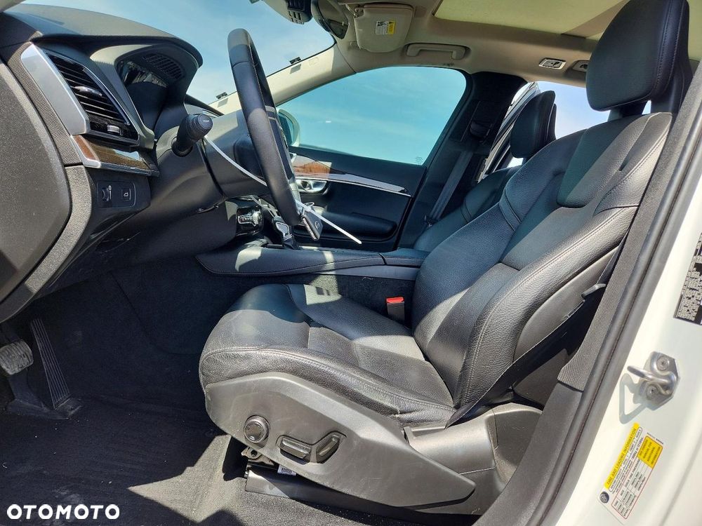 Volvo XC 90 - 7