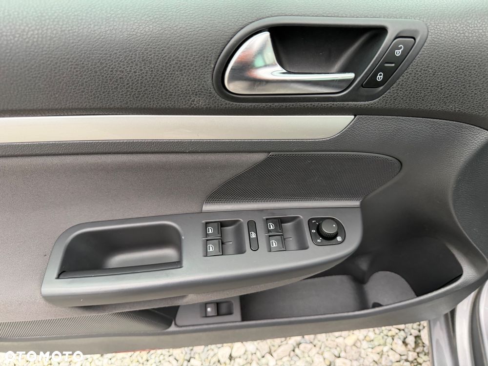 Volkswagen Golf 1.6 United - 30