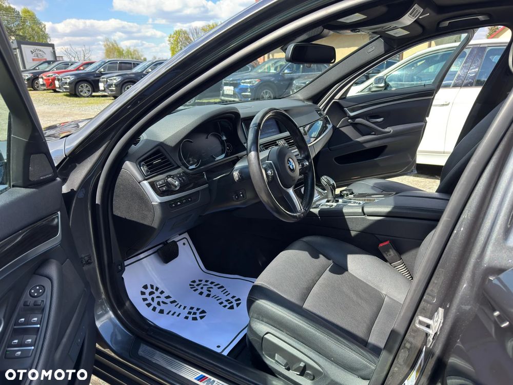 BMW Seria 5 528i xDrive - 17