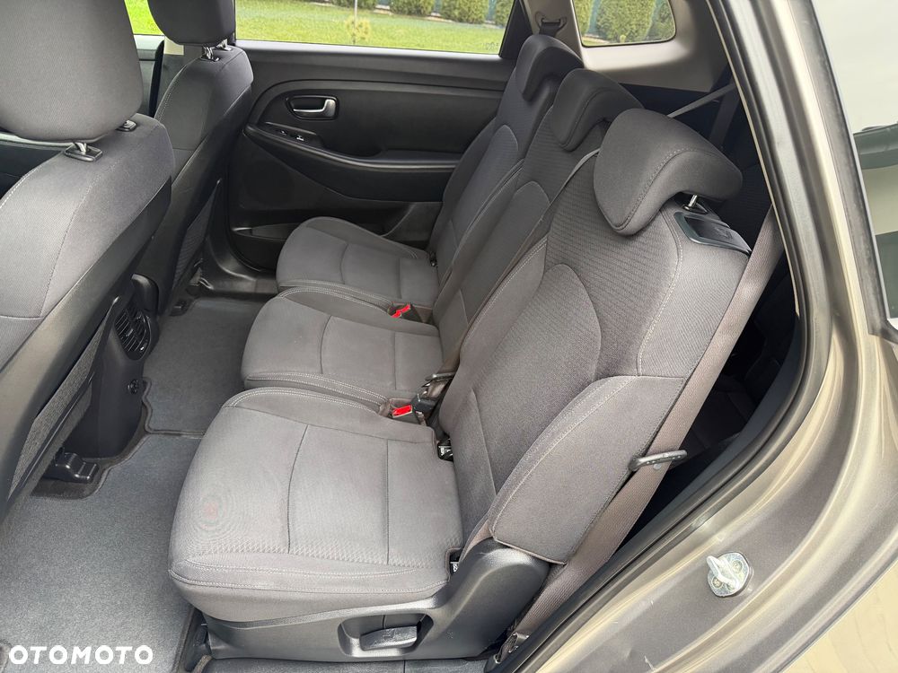 Kia Carens 1.7 CRDi XL 7os - 13