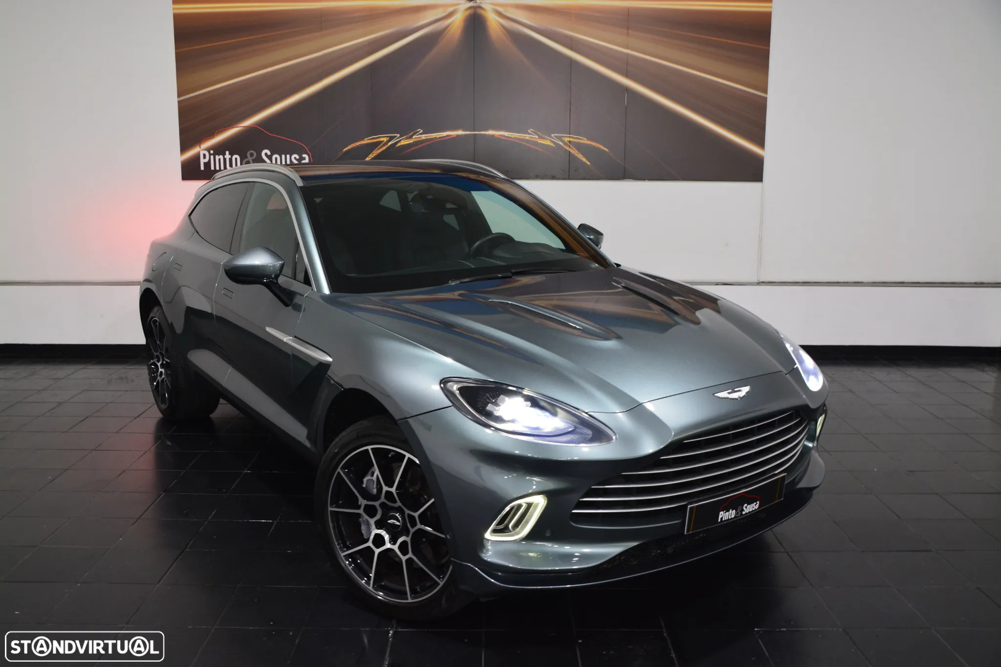 Aston Martin DBX Standard - 7