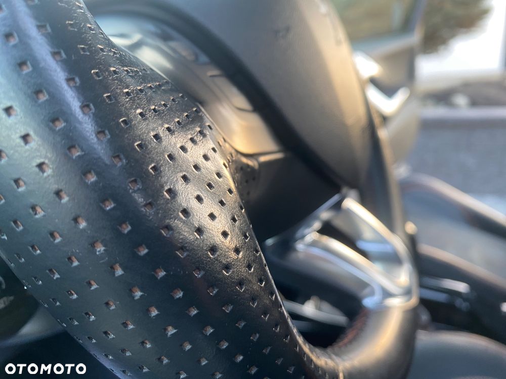 Peugeot 2008 1.2 Pure Tech Allure S&S - 23