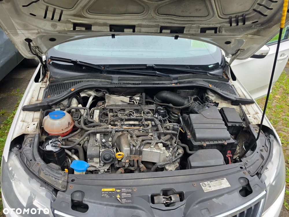 Skoda RAPID 1.6 TDI DPF Style - 8