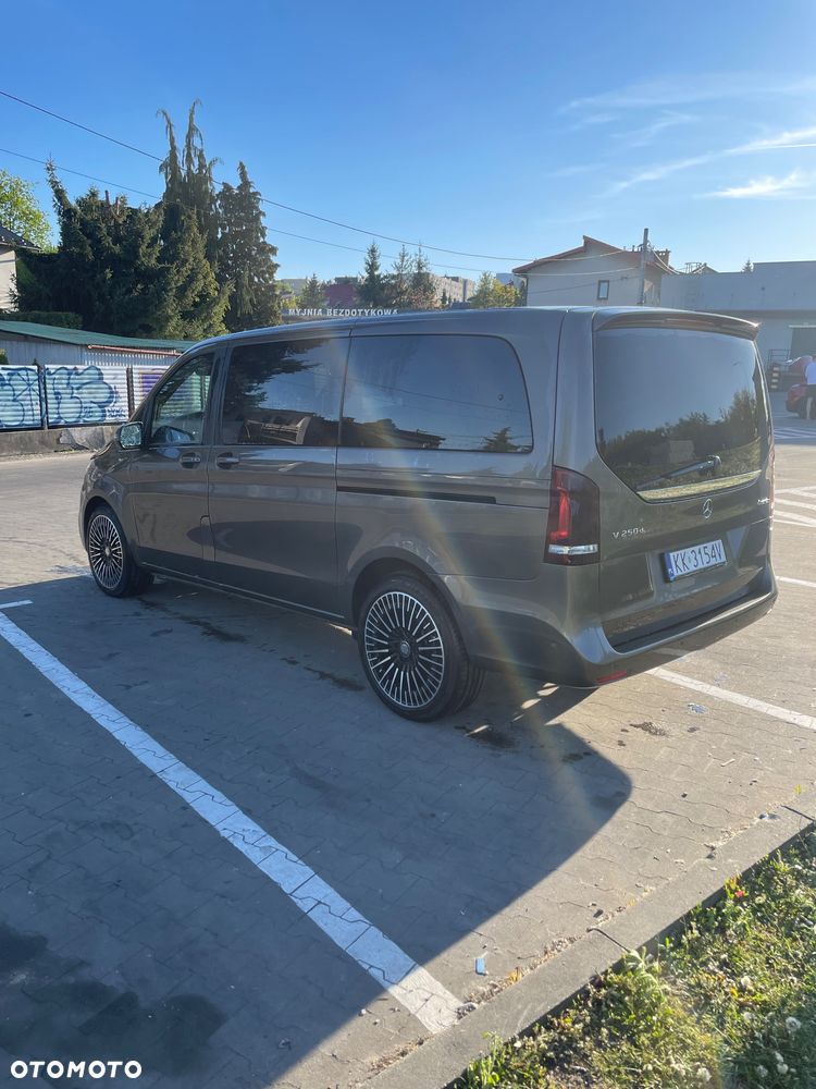 Mercedes-Benz Klasa V 250 d 4-Matic 7G-Tronic - 21