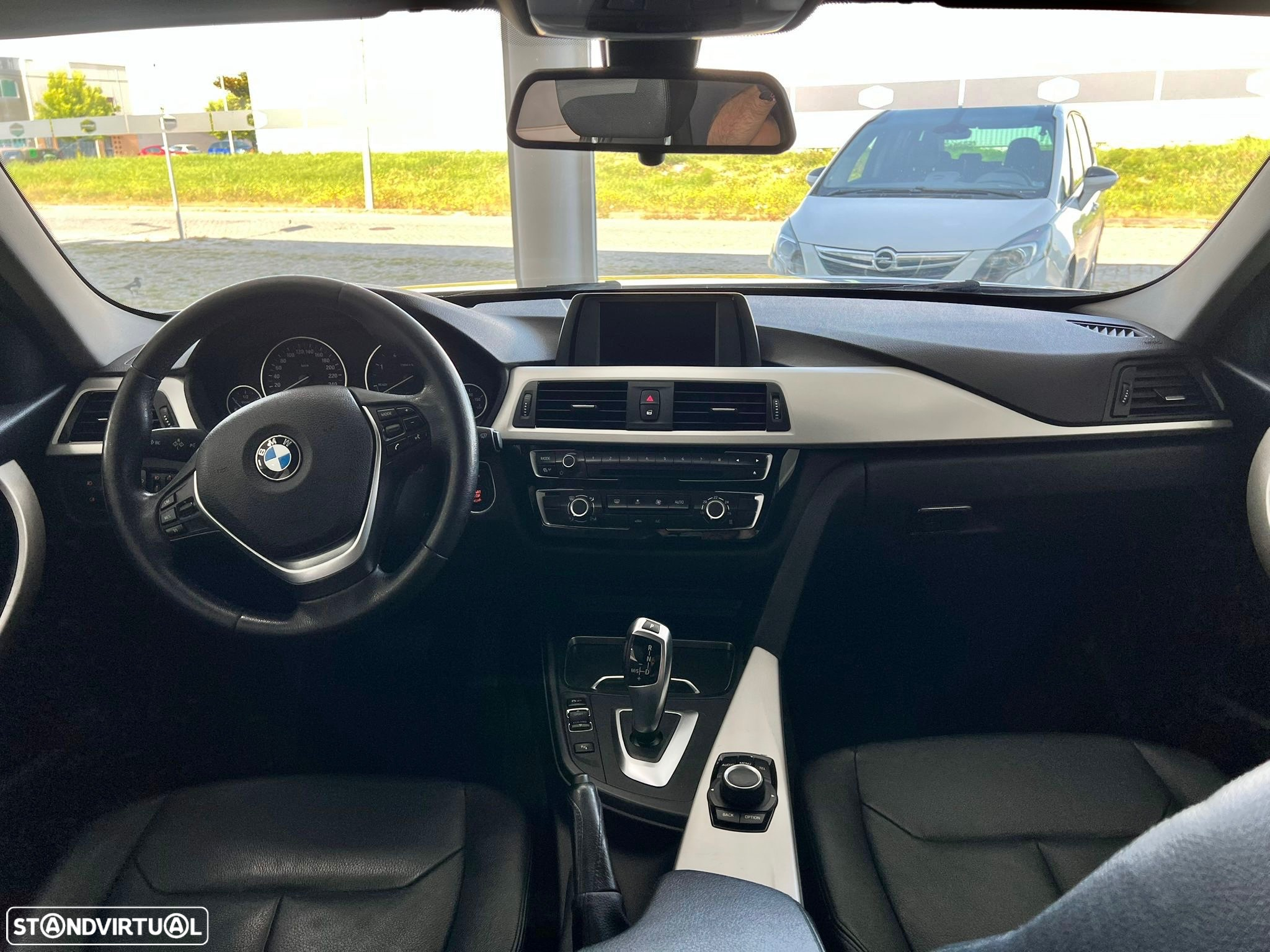 BMW 318 d Touring Advantage Auto - 3