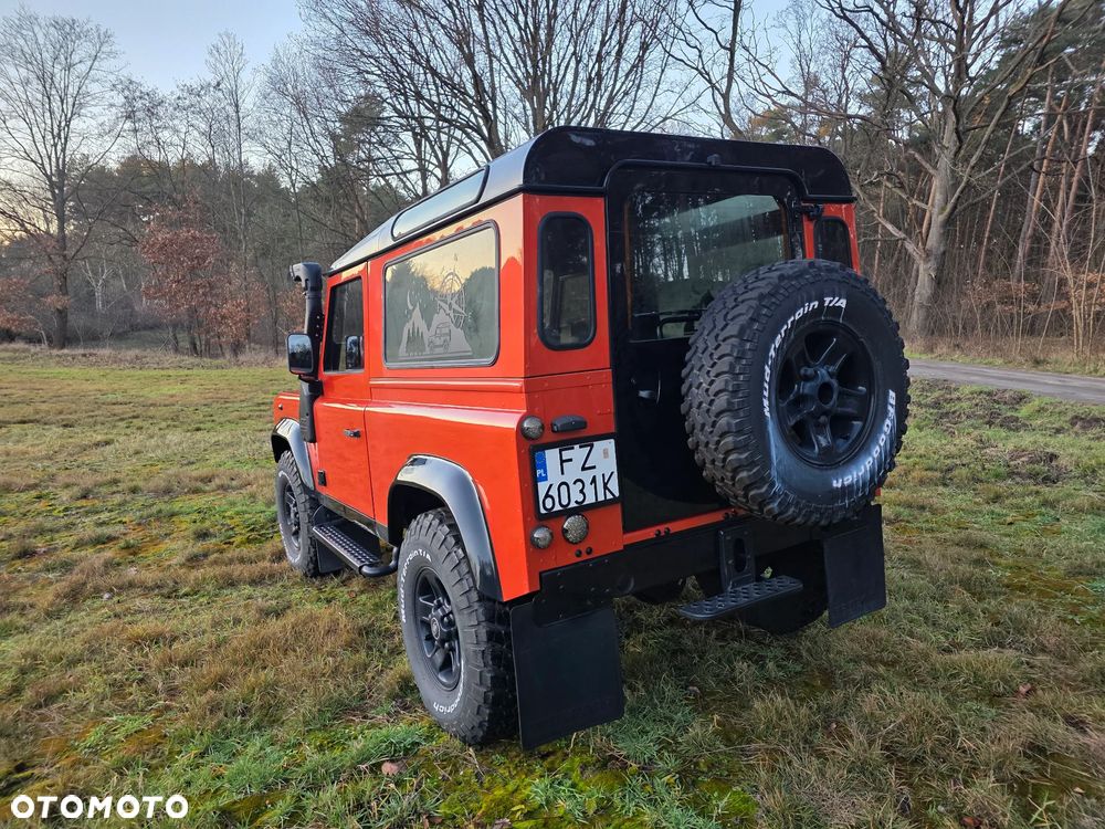 Land Rover Defender - 6