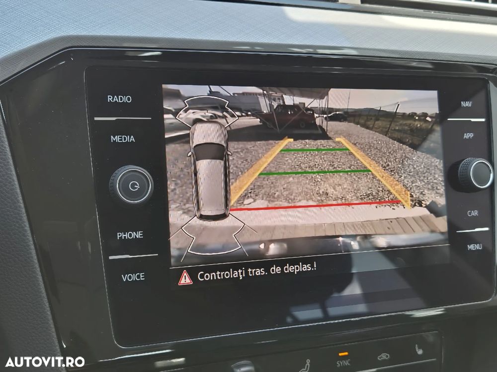 Volkswagen Passat Variant 2.0 TDI DSG Comfortline - 26