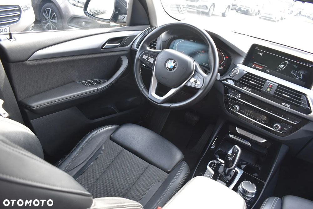 BMW X3 xDrive20i GPF Advantage - 22