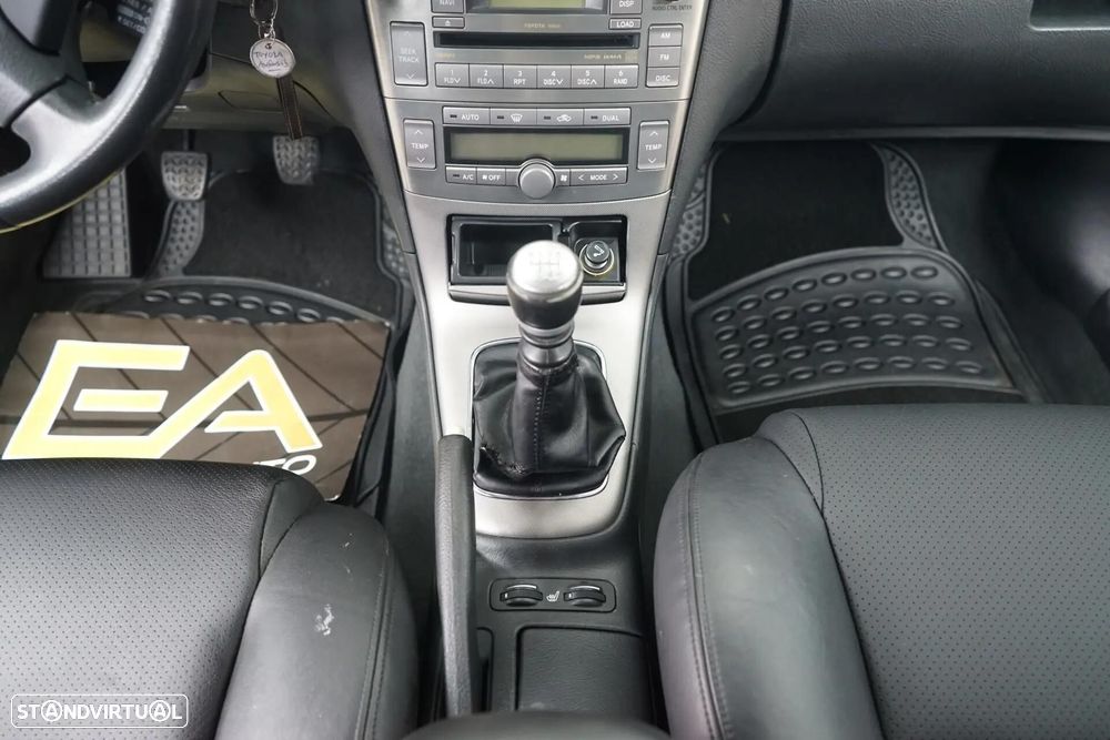 Toyota Avensis SW 2.0 D-4D Exclusive - 24