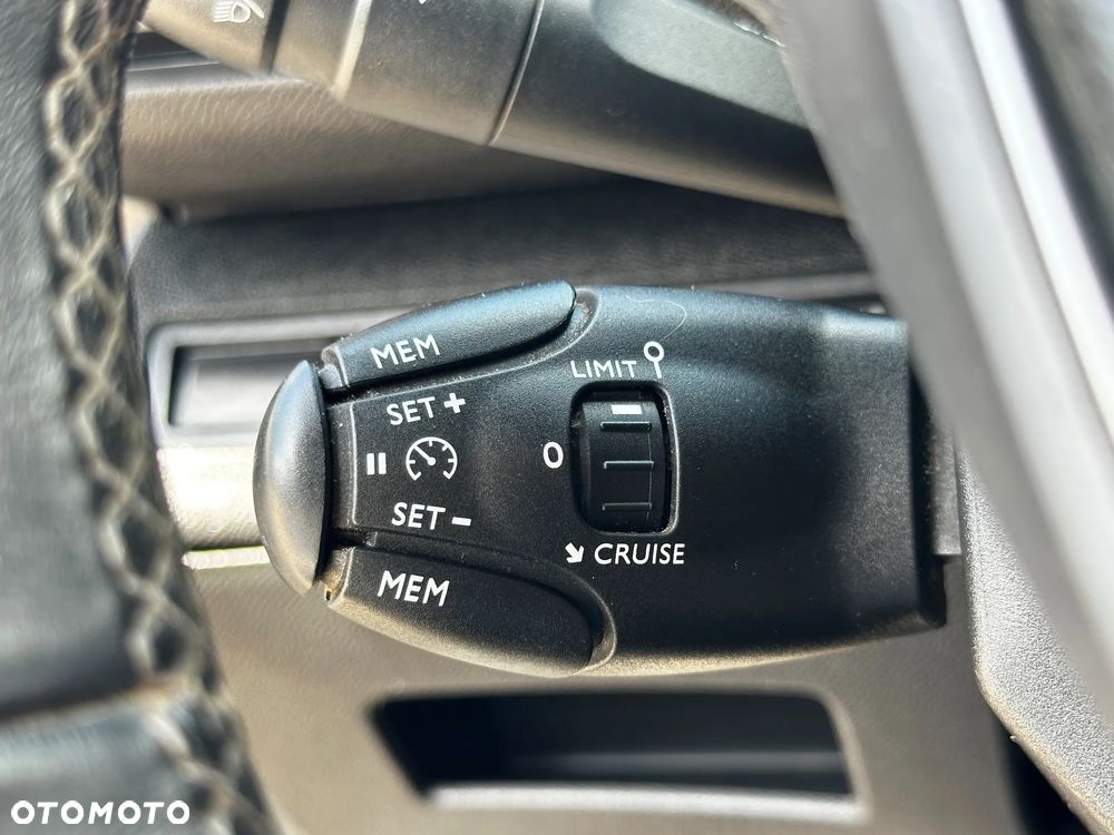 Peugeot 5008 - 26