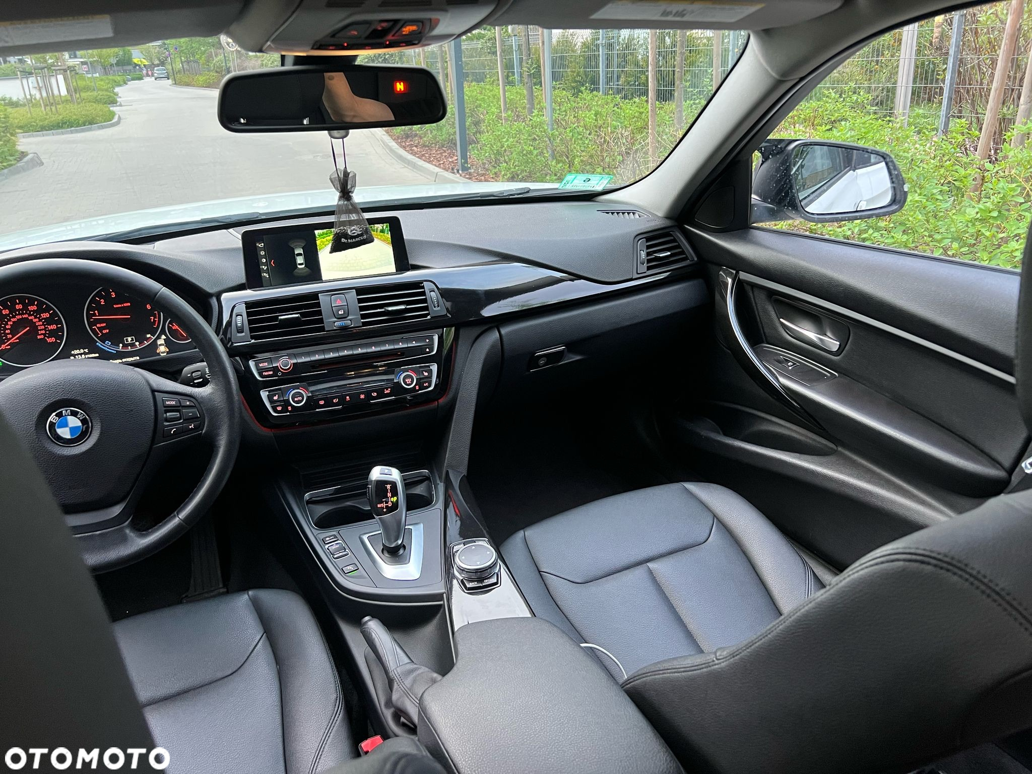 BMW Seria 3 320i - 10