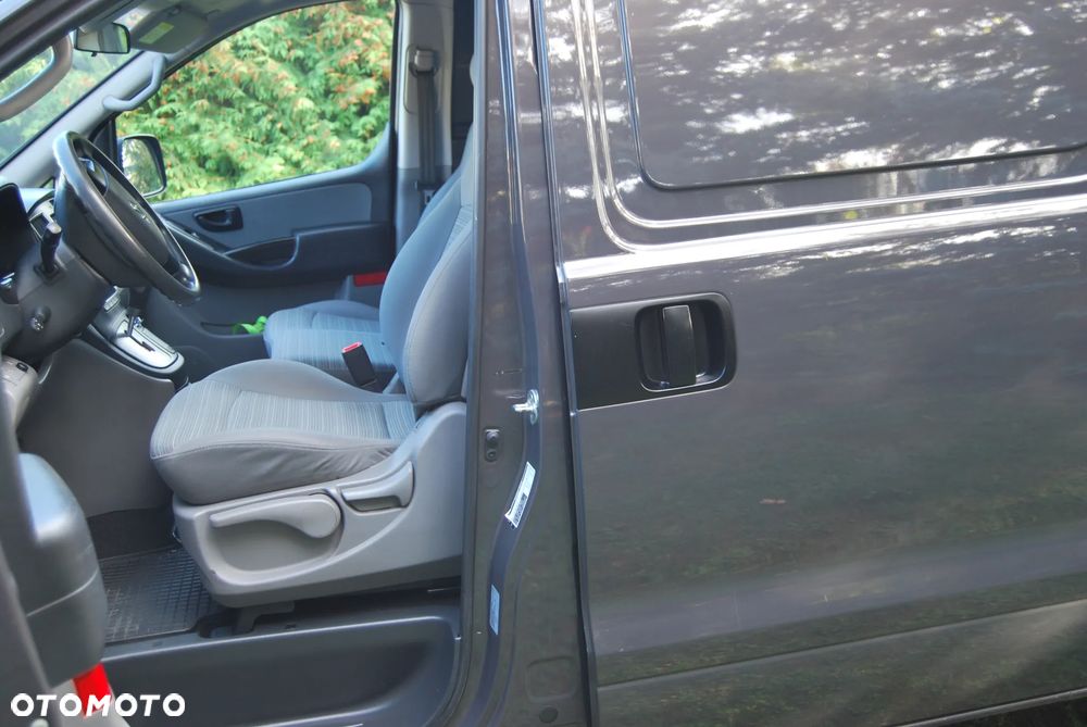 Hyundai GRAND STAREX - 4