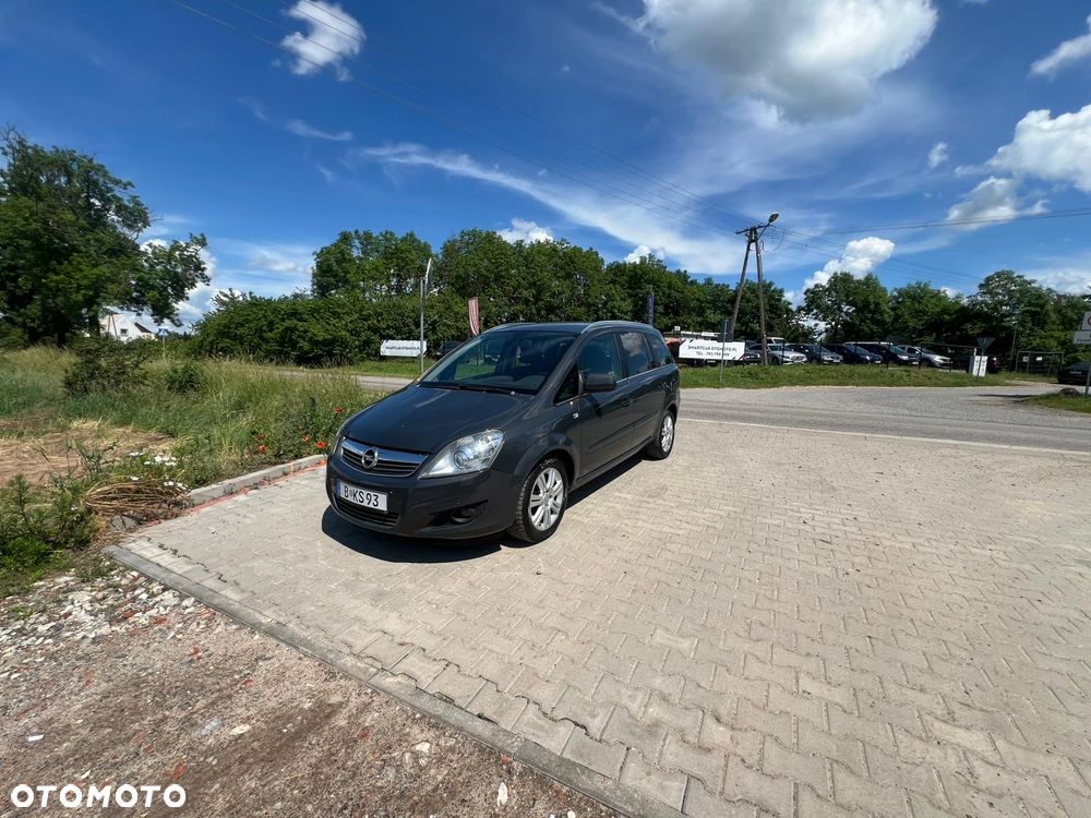 Opel Zafira - 1