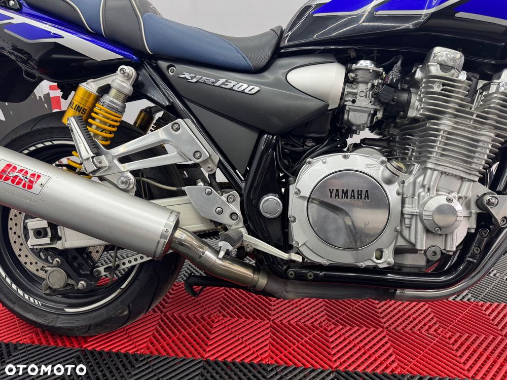 Yamaha XJR - 38